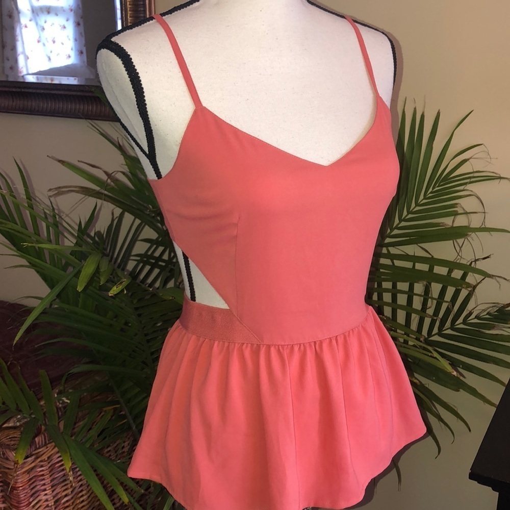 BB Dakota cut out open back peach tank - Picture 2 of 5